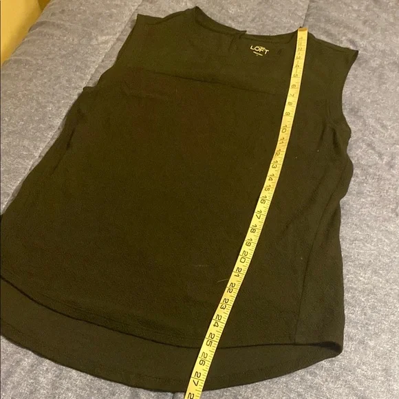 LOFT Black Sleeveless Blouse - Picture 5 of 7